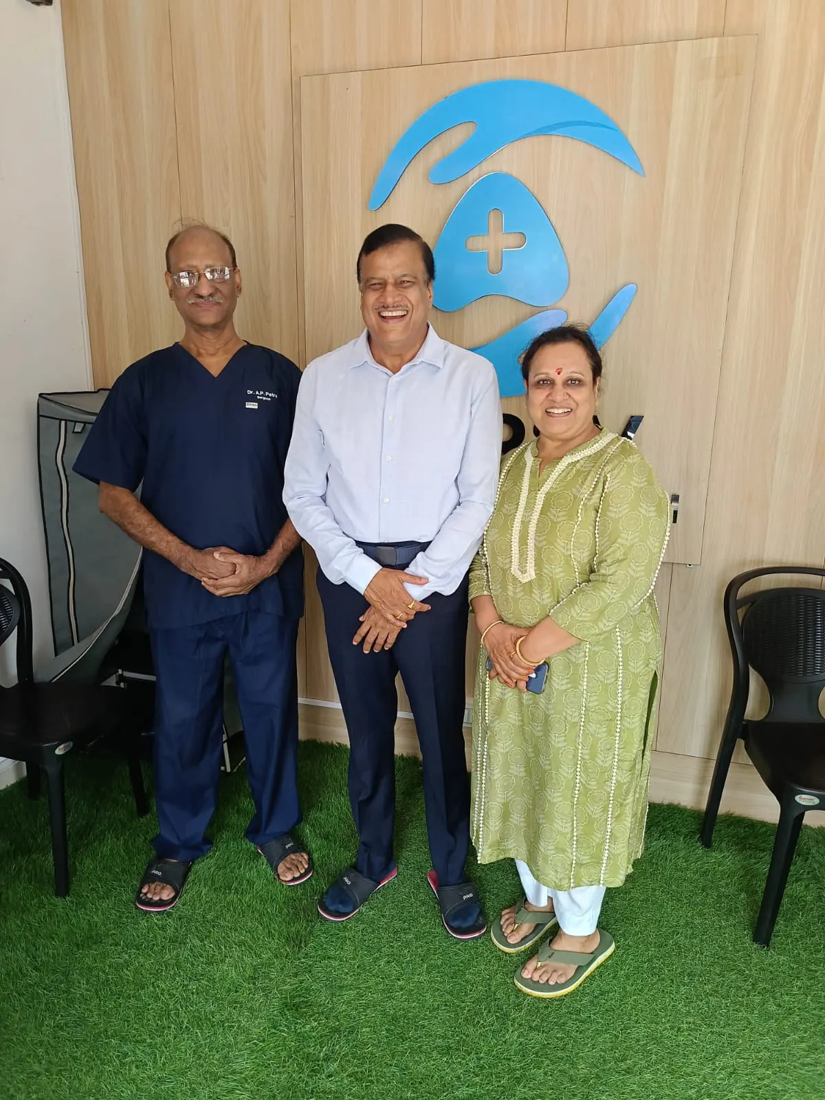 Mr & Mrs R K Agarwal with senior surgeon Dr A P Patra at Aarav Healing Touch
